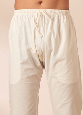 alt message - Manyavar Men Pearl White Self Striped Kurta Pajama image number 3