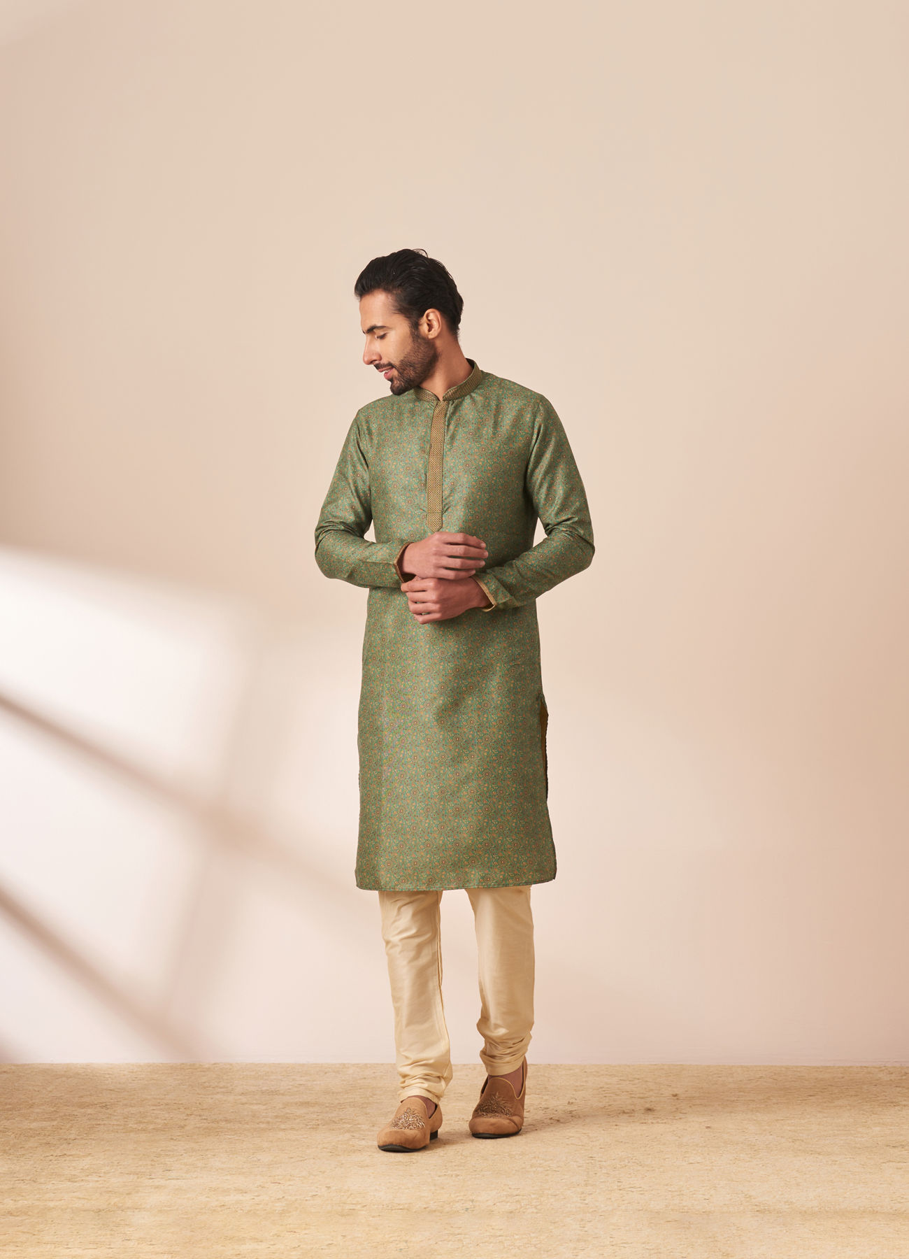 Manyavar Men Turquoise Printed Kurta Pajama