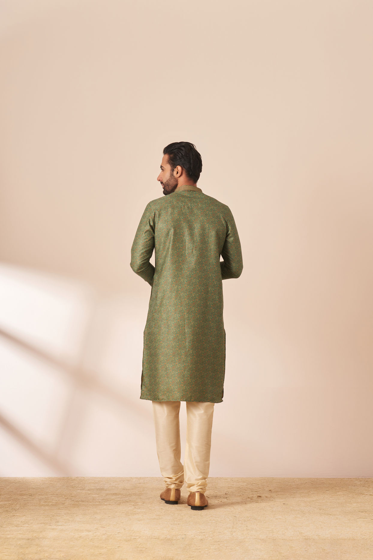 Manyavar Men Turquoise Printed Kurta Pajama