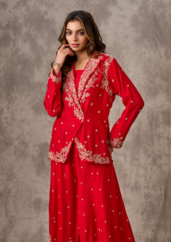 Twamev Women Resplendent Red Indo Western Outfit