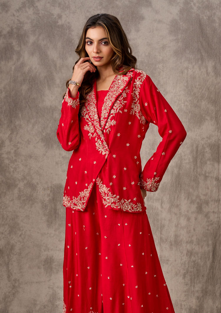 Twamev Women Resplendent Red Indo Western Outfit