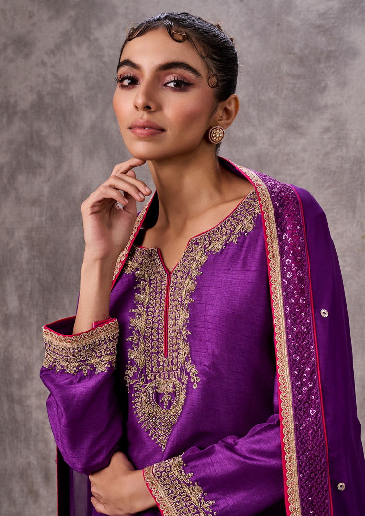 Twamev Women Dazzling Purple Stitched Suit